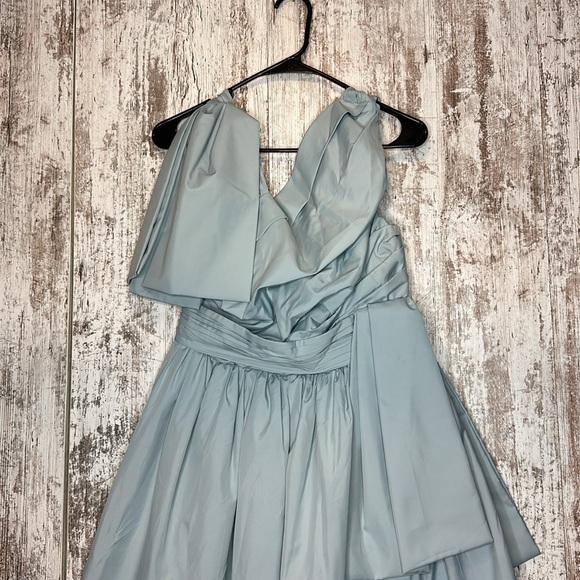 Sachin & Babi Besiktas Gown in Powder Blue Size 4 NWT - Picture 6 of 8